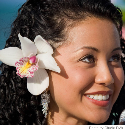 Create your own Polynesianthemed wedding by incorporating some Hawaiian